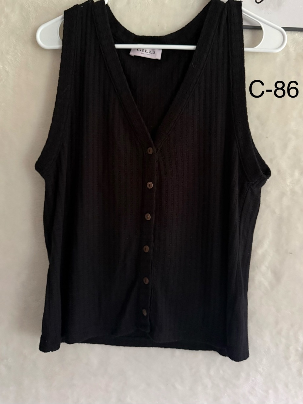 Gilli Black Sleeveless Button-Front V-Neck Tank